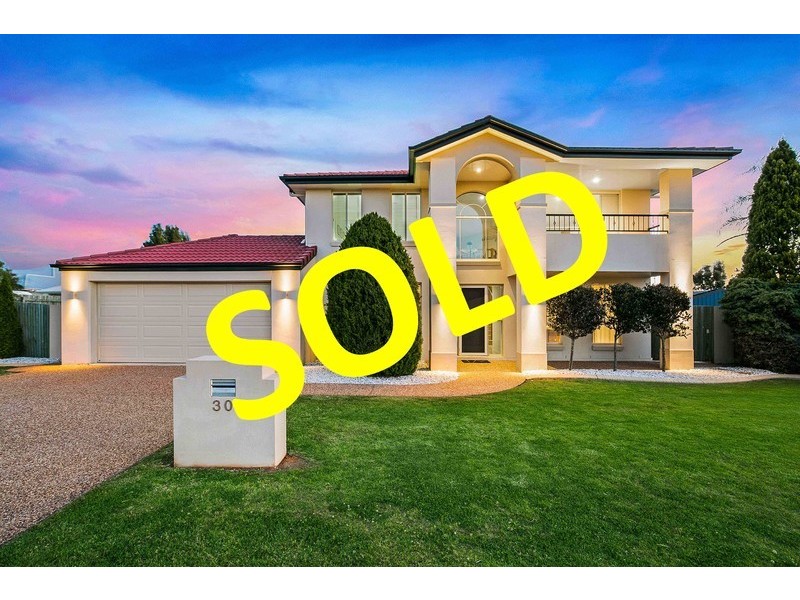 30 Banksdale Drive, Middle Ridge QLD 4350