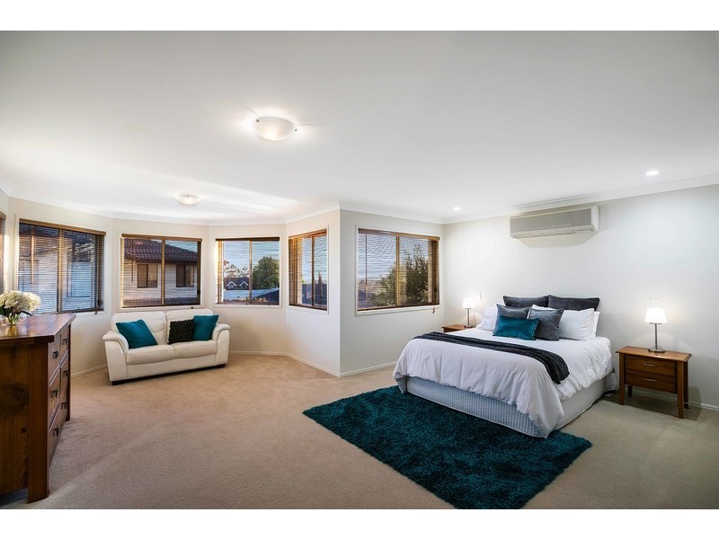 30 Banksdale Drive, Middle Ridge QLD 4350