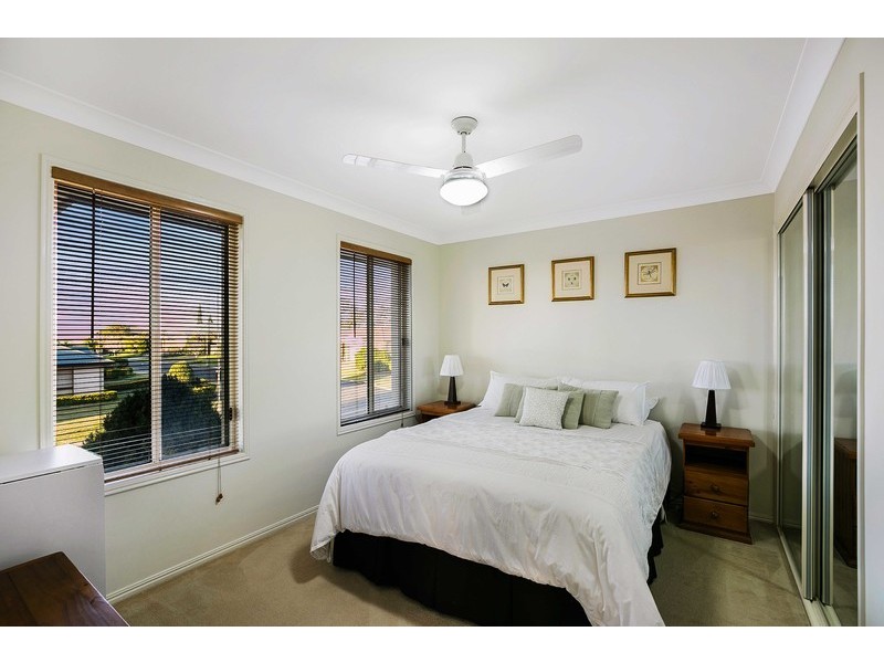 30 Banksdale Drive, Middle Ridge QLD 4350