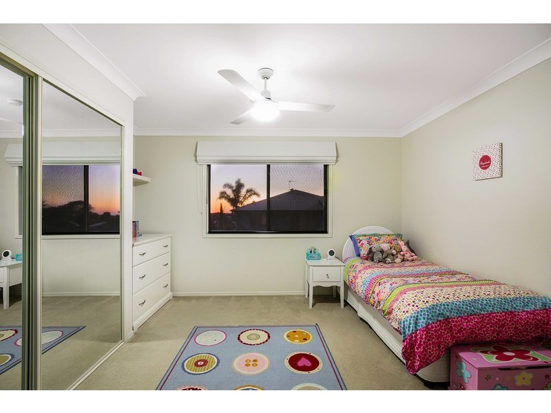 30 Banksdale Drive, Middle Ridge QLD 4350