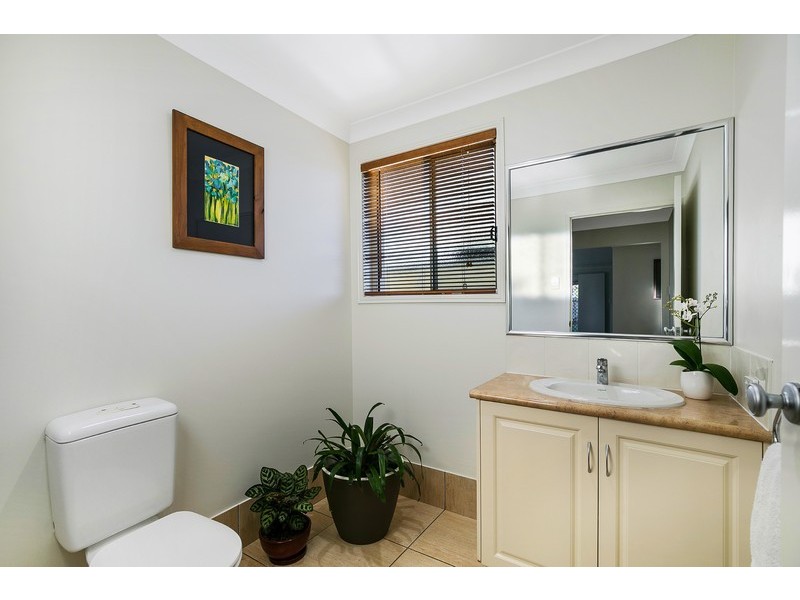 30 Banksdale Drive, Middle Ridge QLD 4350