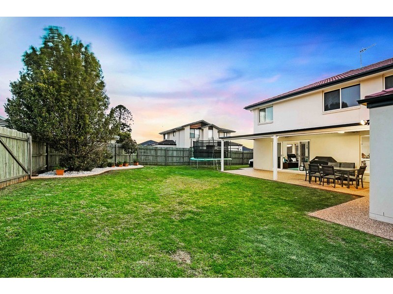 30 Banksdale Drive, Middle Ridge QLD 4350