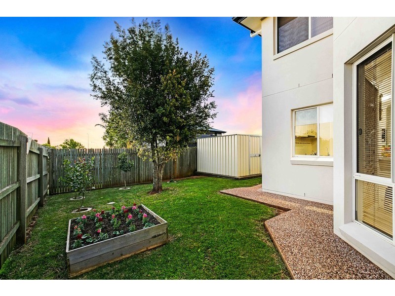 30 Banksdale Drive, Middle Ridge QLD 4350