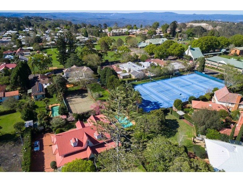 19 Sinclair Street, East Toowoomba QLD 4350