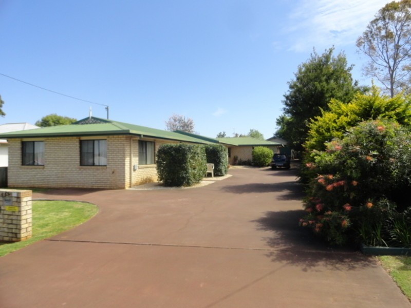 2/1 Mole Street, Harlaxton QLD 4350