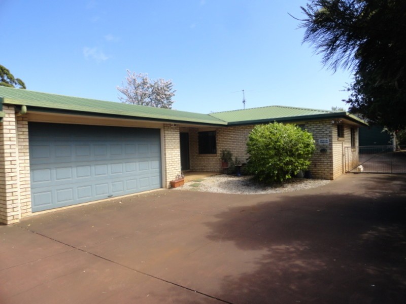 2/1 Mole Street, Harlaxton QLD 4350