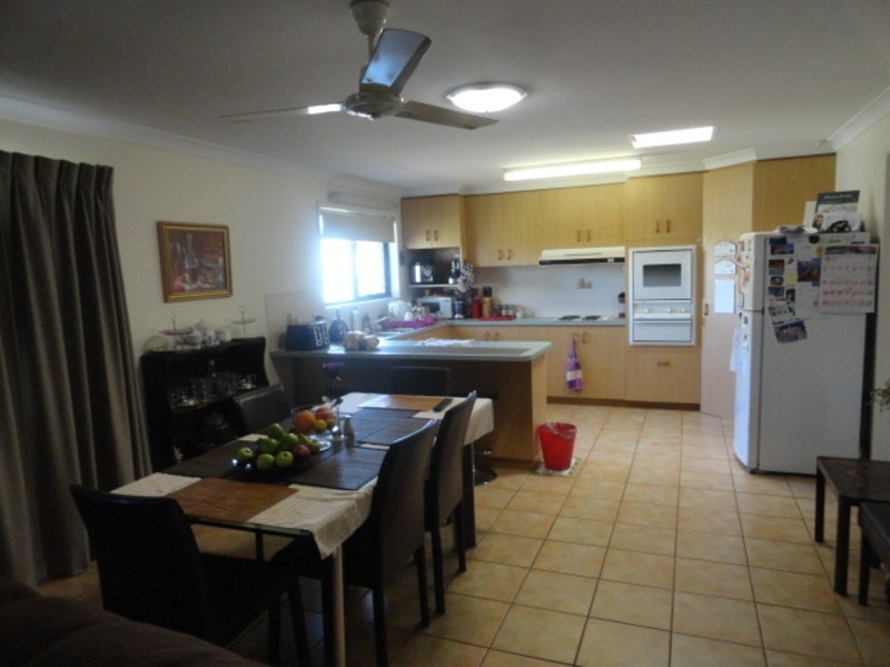2/1 Mole Street, Harlaxton QLD 4350