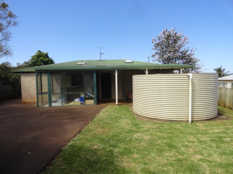 2/1 Mole Street, Harlaxton QLD 4350