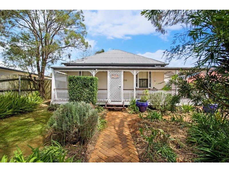 210 Perth Street, South Toowoomba QLD 4350