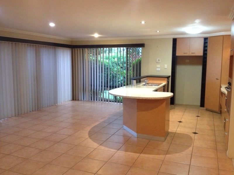 1 Maggie Court, Middle Ridge QLD 4350