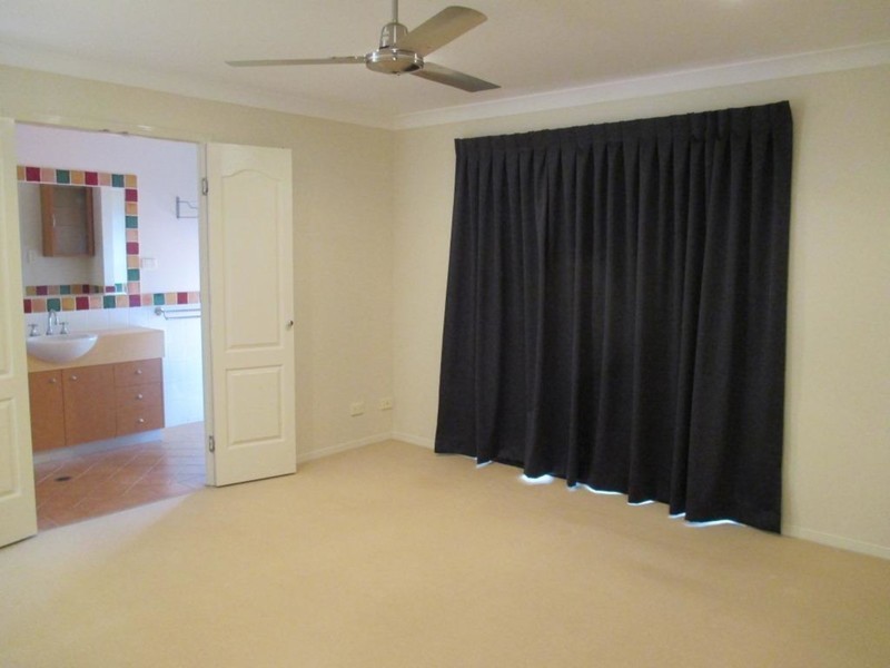 1 Maggie Court, Middle Ridge QLD 4350