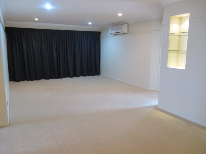 1 Maggie Court, Middle Ridge QLD 4350