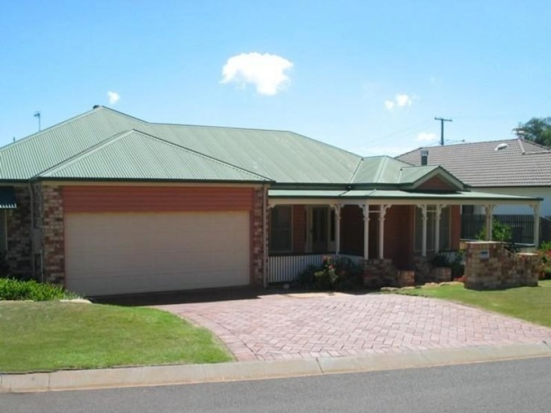 3 Glen Eagles Drive, Middle Ridge QLD 4350