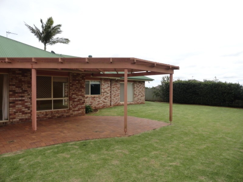 3 Glen Eagles Drive, Middle Ridge QLD 4350