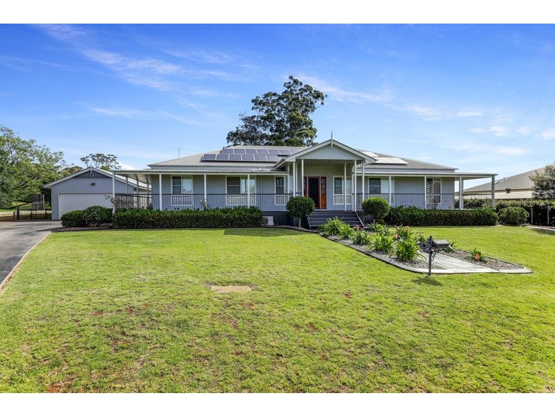 9 Berghofer Drive, Highfields QLD 4352