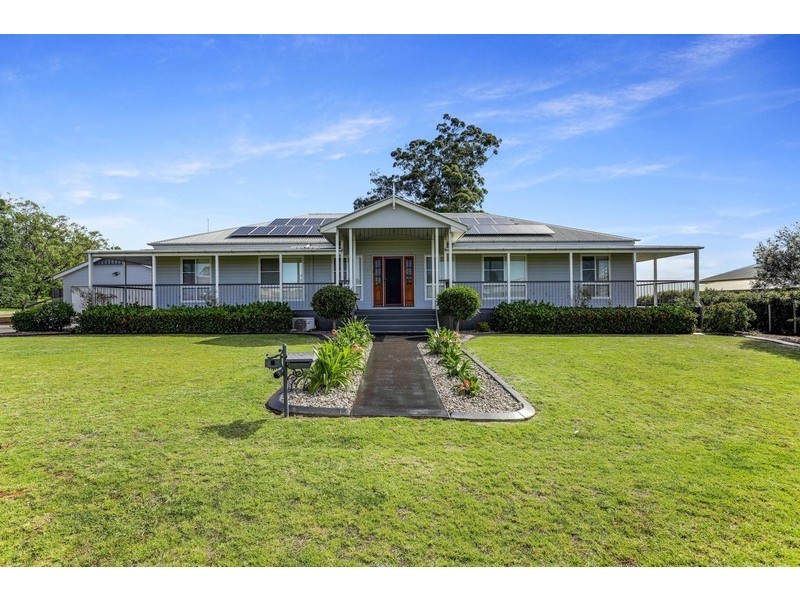 9 Berghofer Drive, Highfields QLD 4352