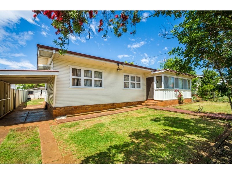 2 Henderson Street, Newtown QLD 4350