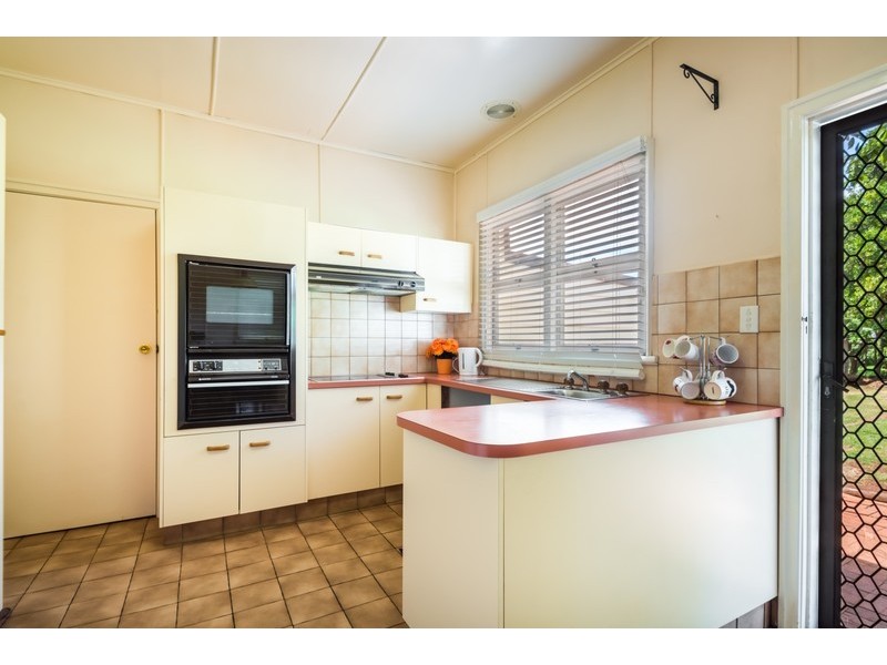 2 Henderson Street, Newtown QLD 4350