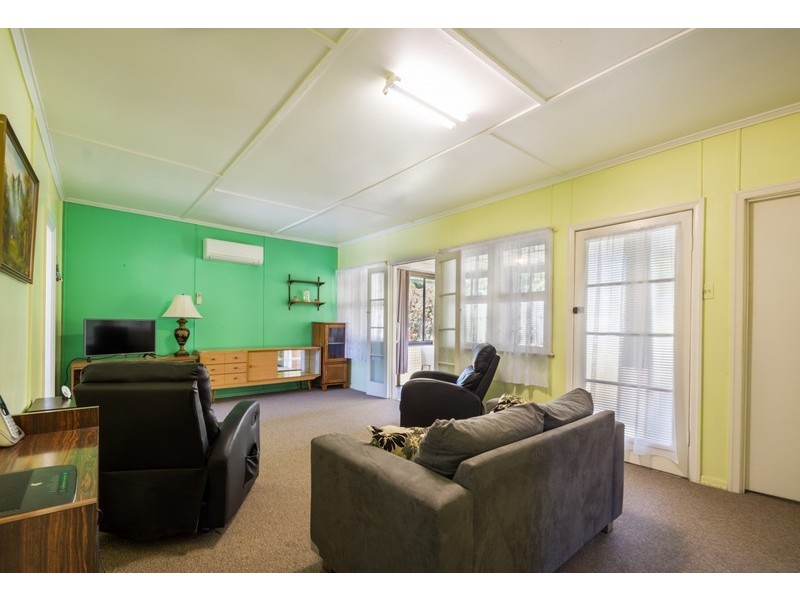 37 Oquinn Street, Harristown QLD 4350