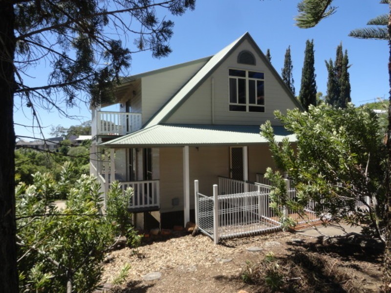 6 Mackenzie Street, Mount Lofty QLD 4350