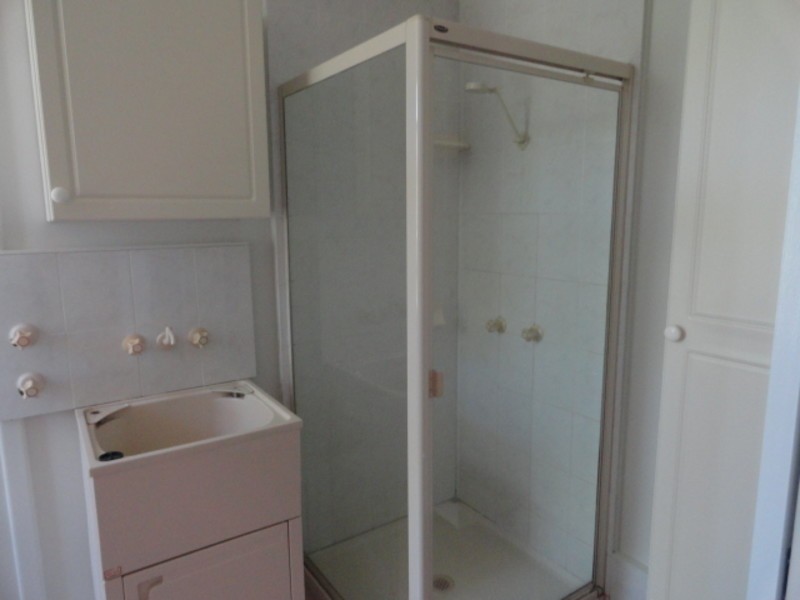 6 Mackenzie Street, Mount Lofty QLD 4350