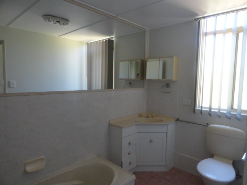 6 Mackenzie Street, Mount Lofty QLD 4350