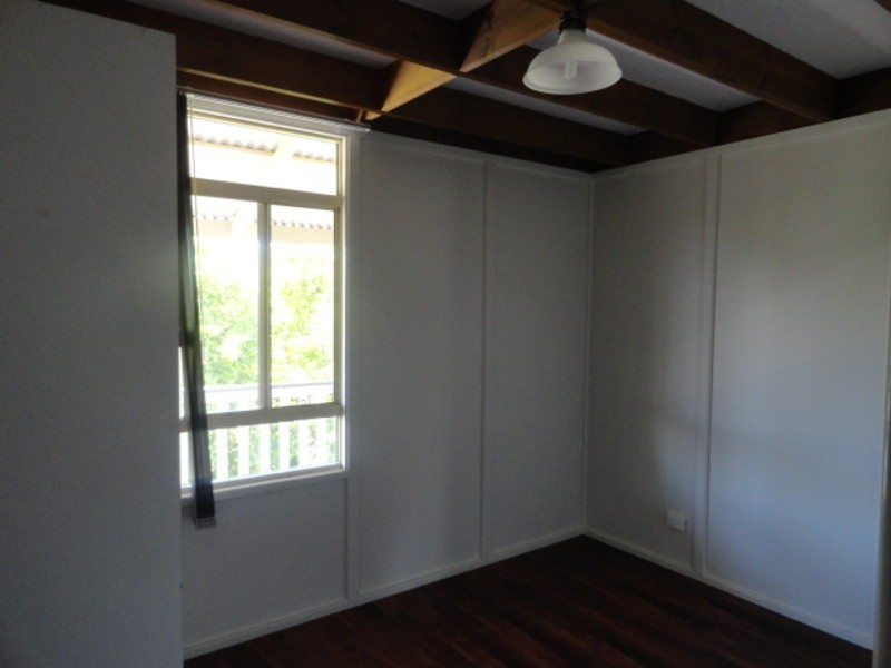 6 Mackenzie Street, Mount Lofty QLD 4350