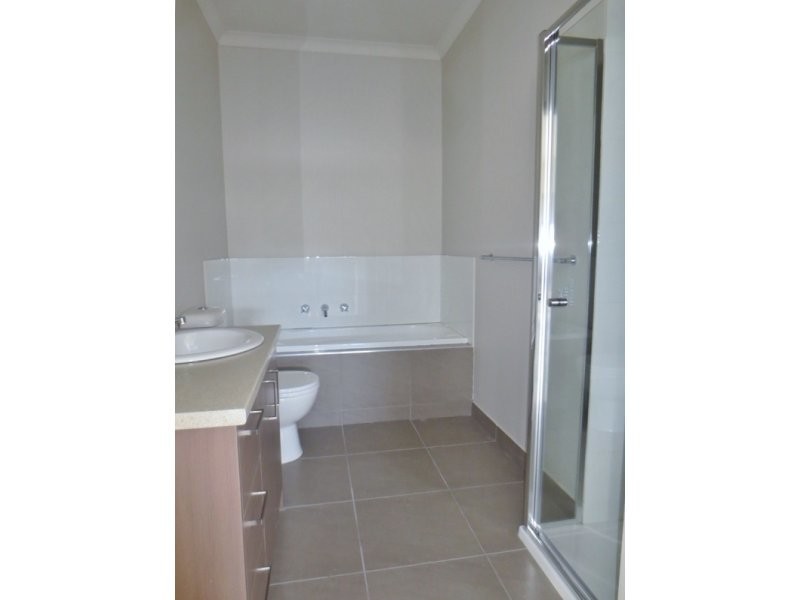 16 Wilhelmina Walk, Epping VIC 3076