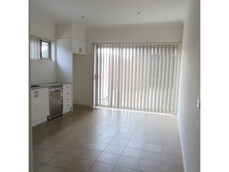 2/36 Houston Street, Epping VIC 3076