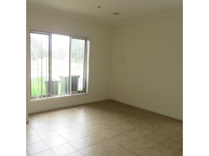 2/36 Houston Street, Epping VIC 3076