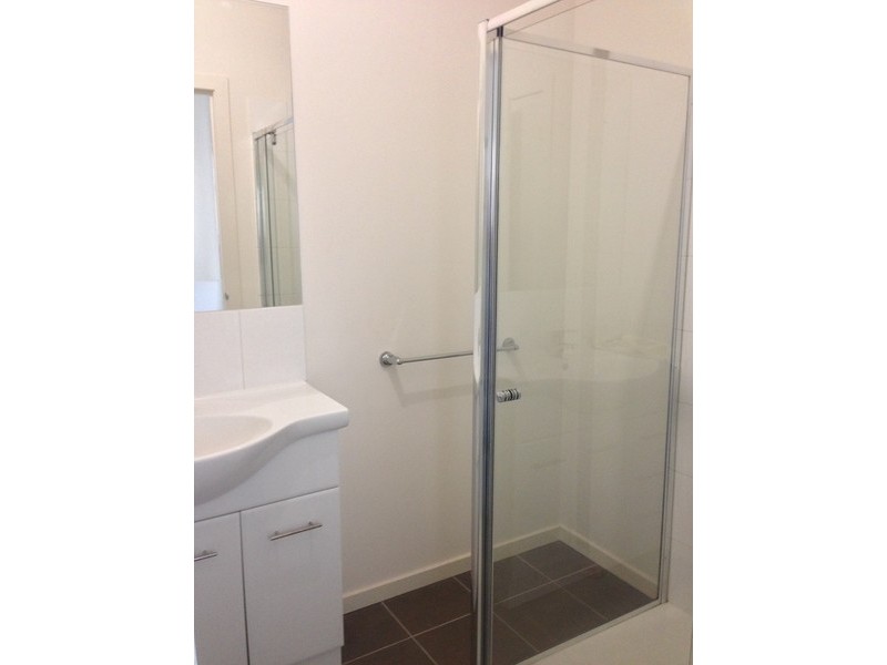 2/36 Houston Street, Epping VIC 3076