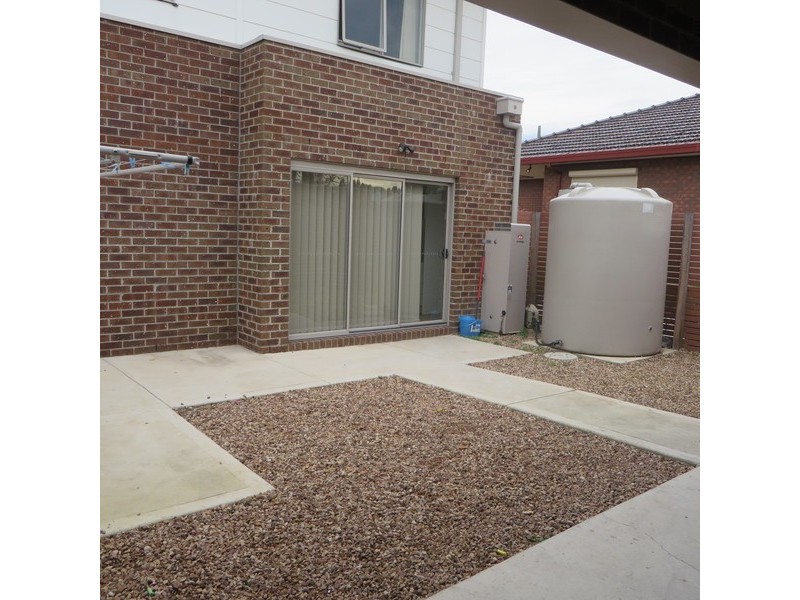 2/36 Houston Street, Epping VIC 3076