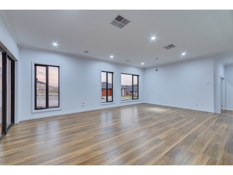 2 Todd Way, Mernda VIC 3754