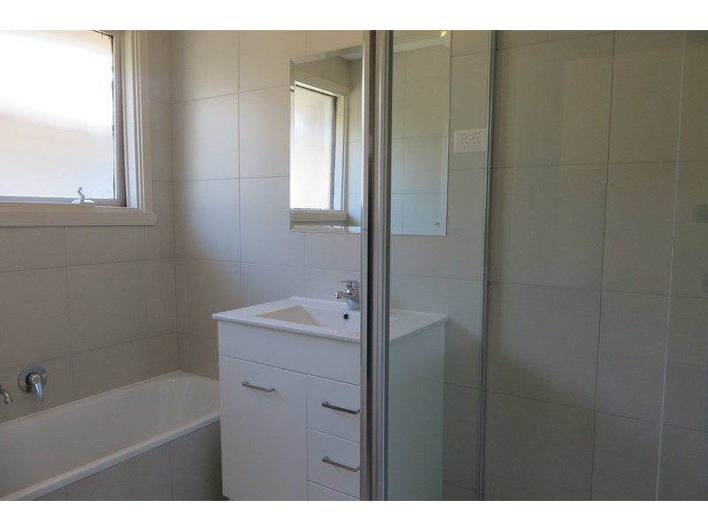 23 Oxford Drive, Thomastown VIC 3074