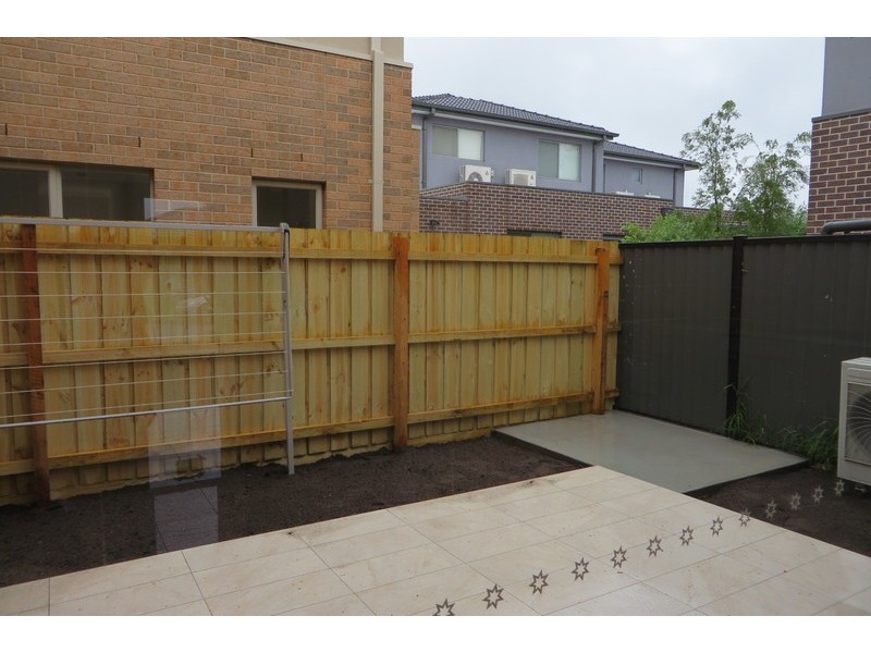8a Vasey Avenue, Lalor VIC 3075