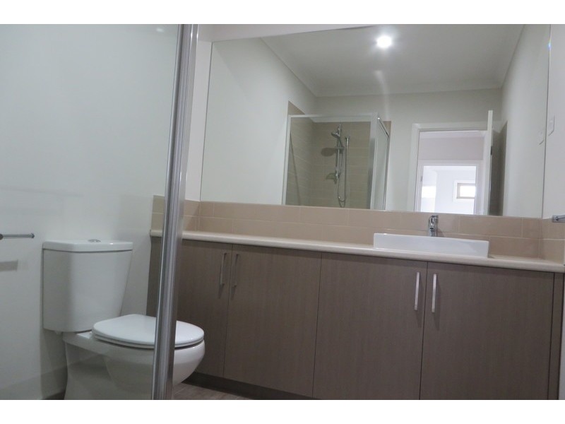 8c Vasey Avenue, Lalor VIC 3075