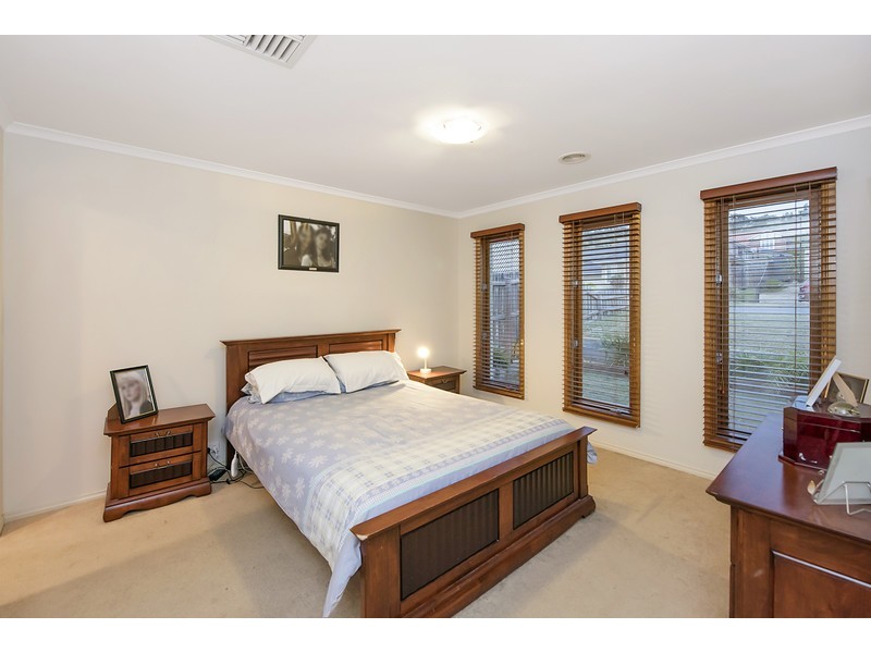 34 Lamour Avenue, South Morang VIC 3752