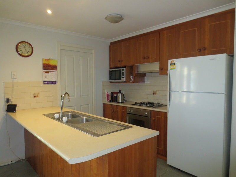 7 Burridge Close, Mill Park VIC 3082