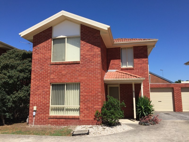 11 Pace Circuit, South Morang VIC 3752
