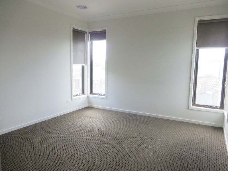 10 Weerona Parkway, Wollert VIC 3750