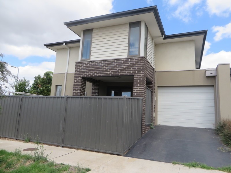 10 Weerona Parkway, Wollert VIC 3750