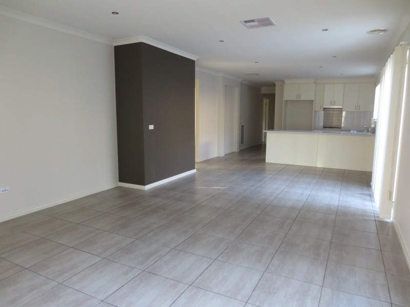 14 Jenolan Way, South Morang VIC 3752
