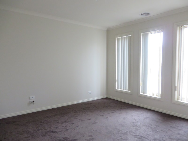 14 Jenolan Way, South Morang VIC 3752