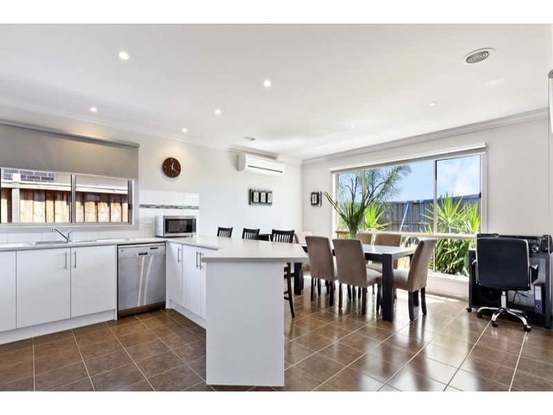 14 Breenview Place, Doreen VIC 3754