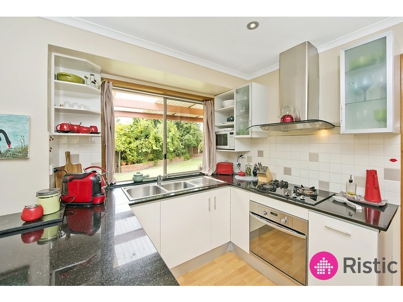 7 Stradella Close, Mill Park VIC 3082