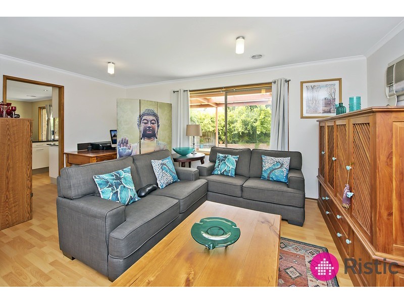 7 Stradella Close, Mill Park VIC 3082