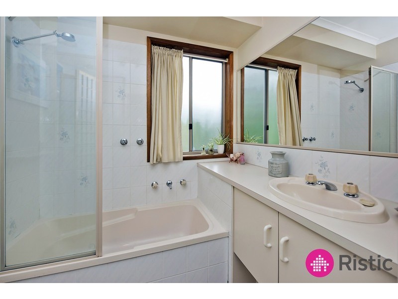 7 Stradella Close, Mill Park VIC 3082