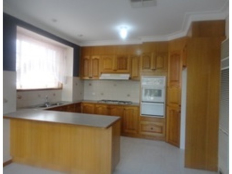 105 Woolnough Drive, Mill Park VIC 3082