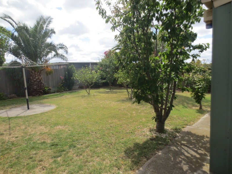 105 Woolnough Drive, Mill Park VIC 3082