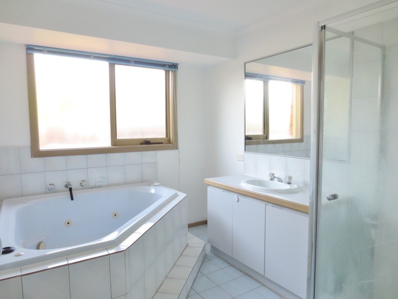 3 Fowler Court, Mill Park VIC 3082